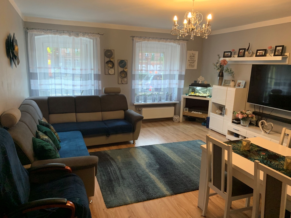 e27d5f5c-64b0-4958-bd07-6d0e1b26b23a